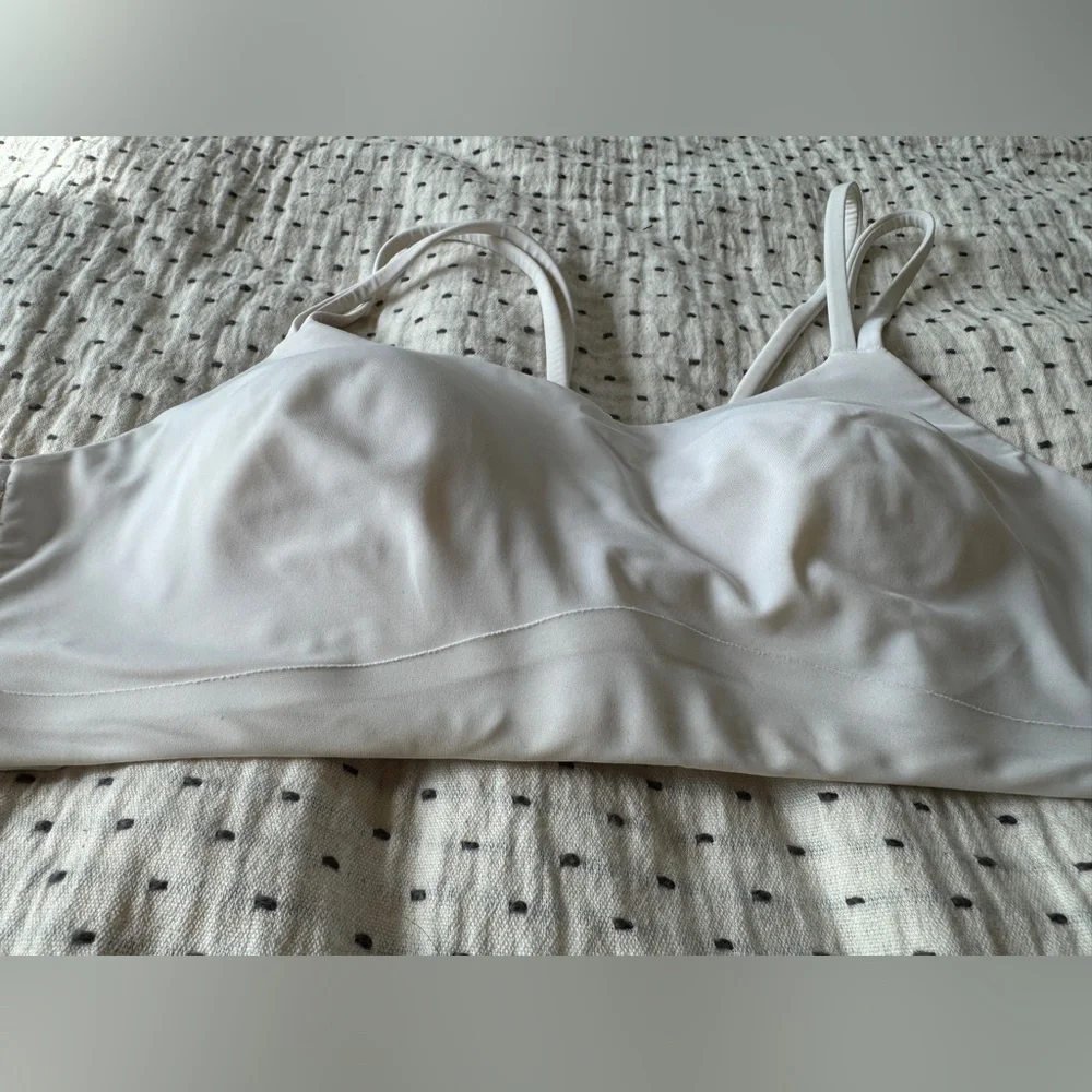 *SOLD* Like a cloud bra - Picture 3 of 5